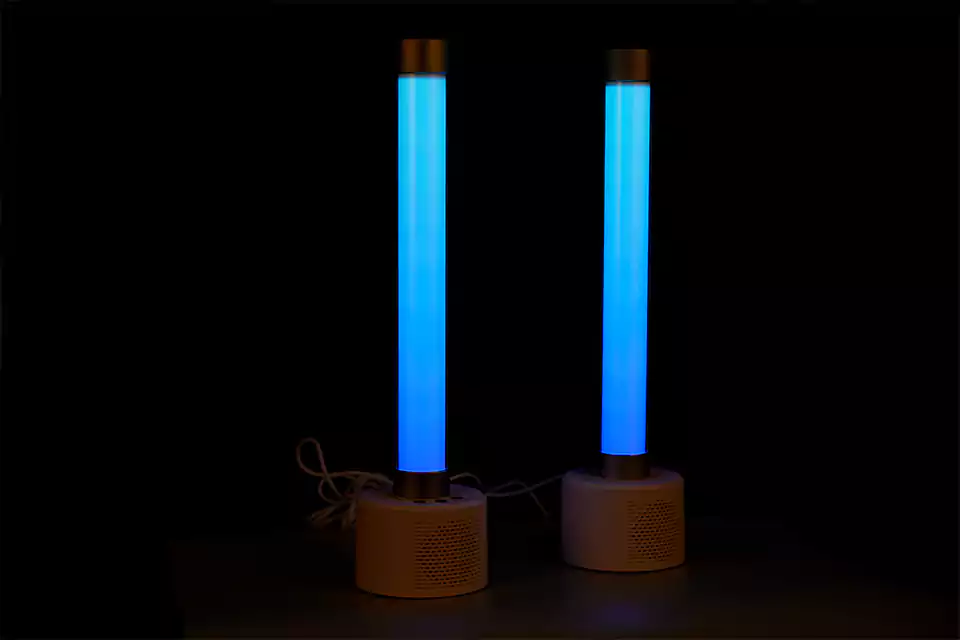 desktop speaker with projection